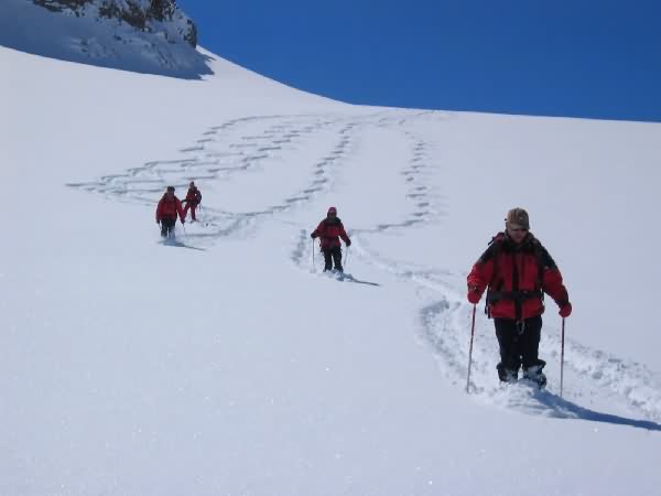 Ski hors-piste : formation découverte perfectionnement avec un guide